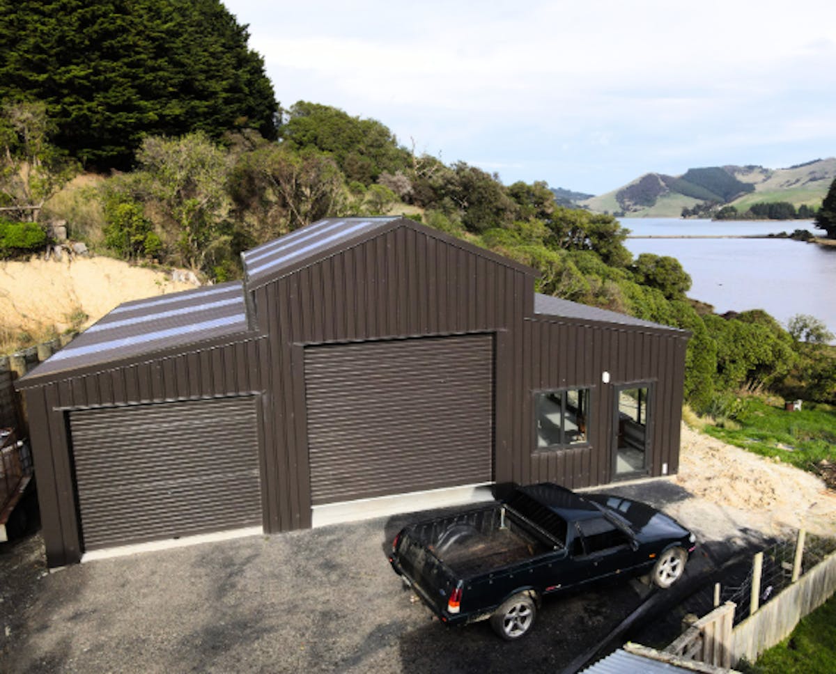 Karaka lakeside barn