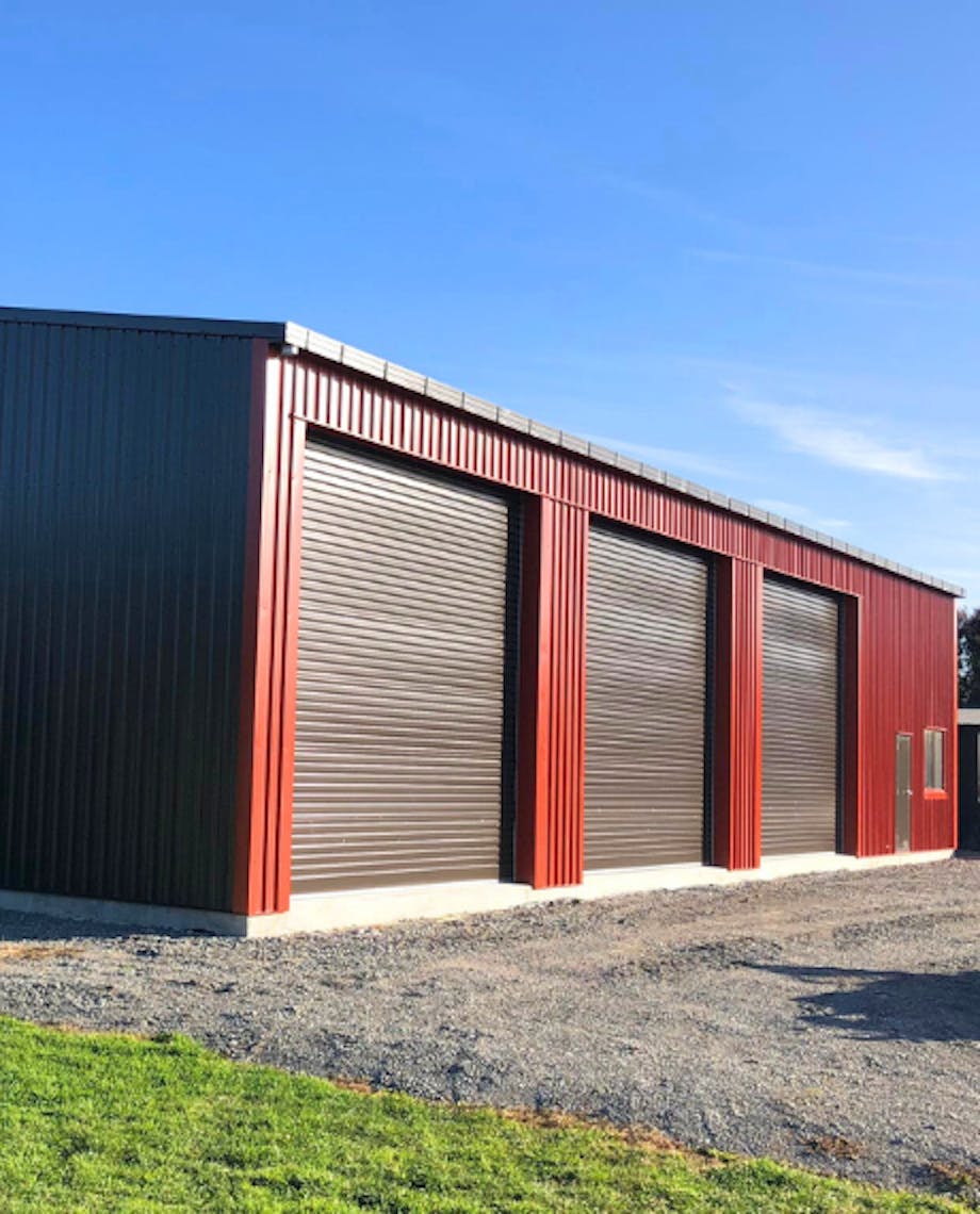 COLORSTEEL scoria red farm shed