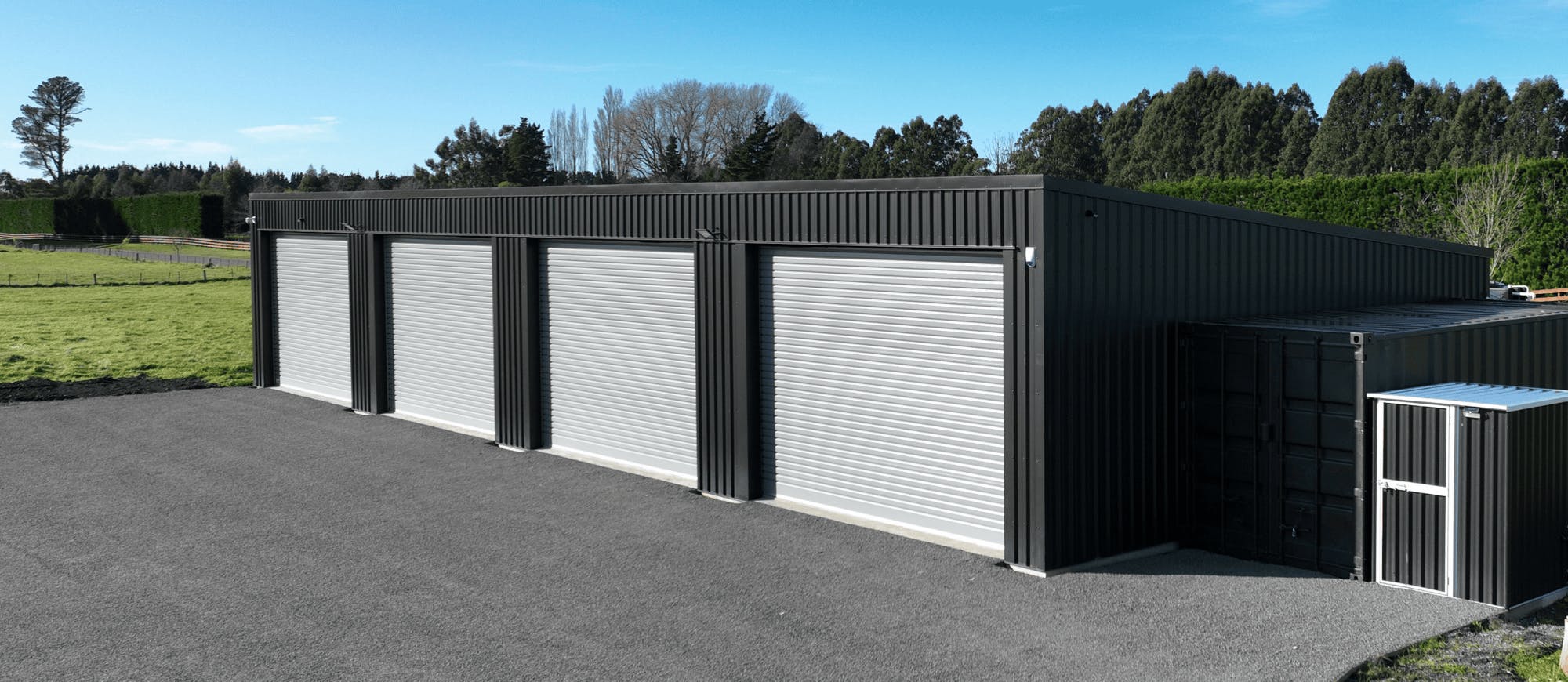 4-Bay ebony garage