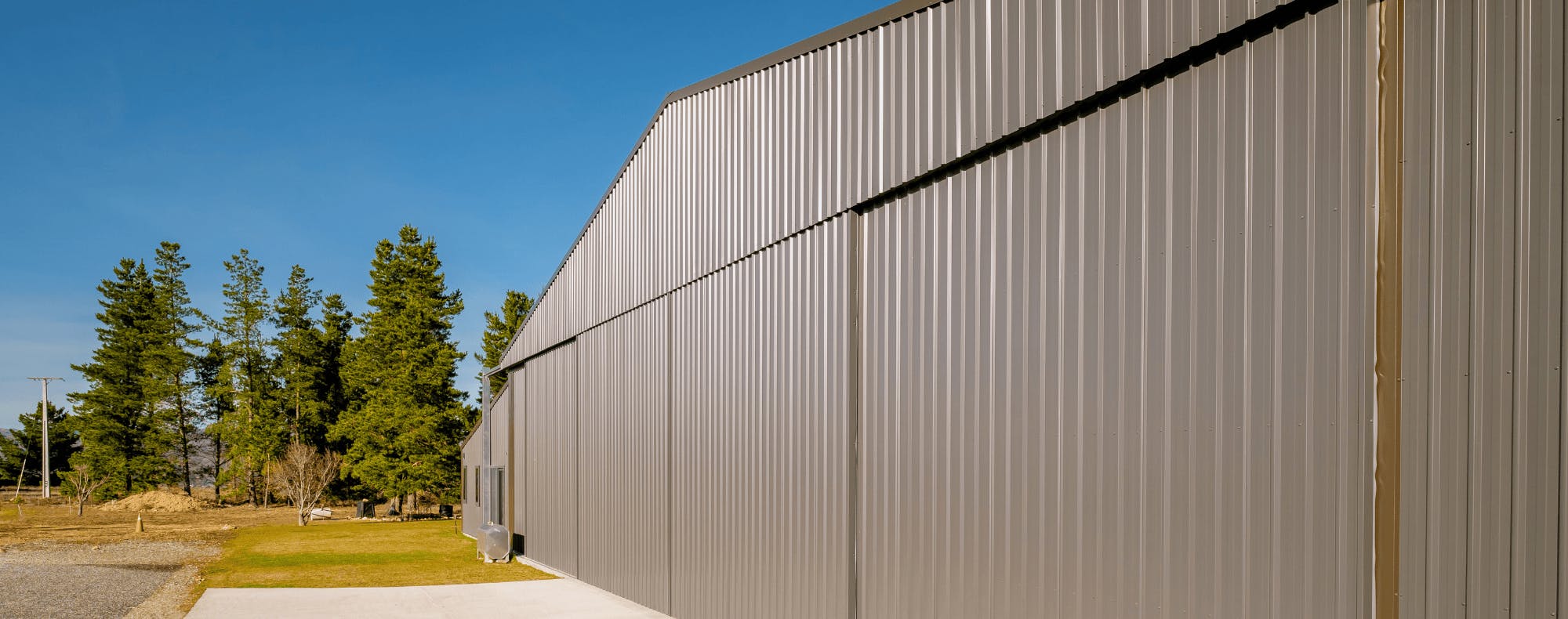 Large gull grey hangar Large gull grey hangar