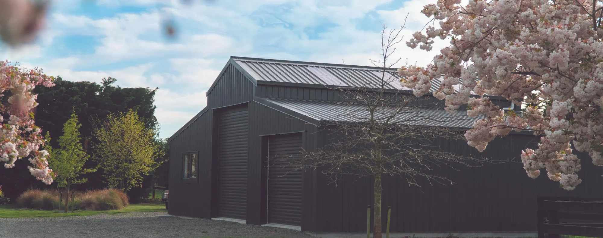 1.-NZ-Imagery Hero-Images blossom-tree-shed-2000-x-790-px