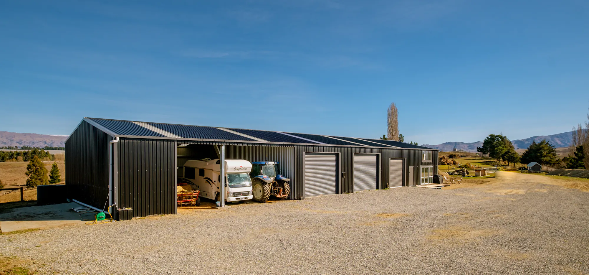 1.-NZ-Imagery Inspo-Gallery The-Shed-That-Ticks-Every-Box--Central-Otago 7-bay-shed-front-view