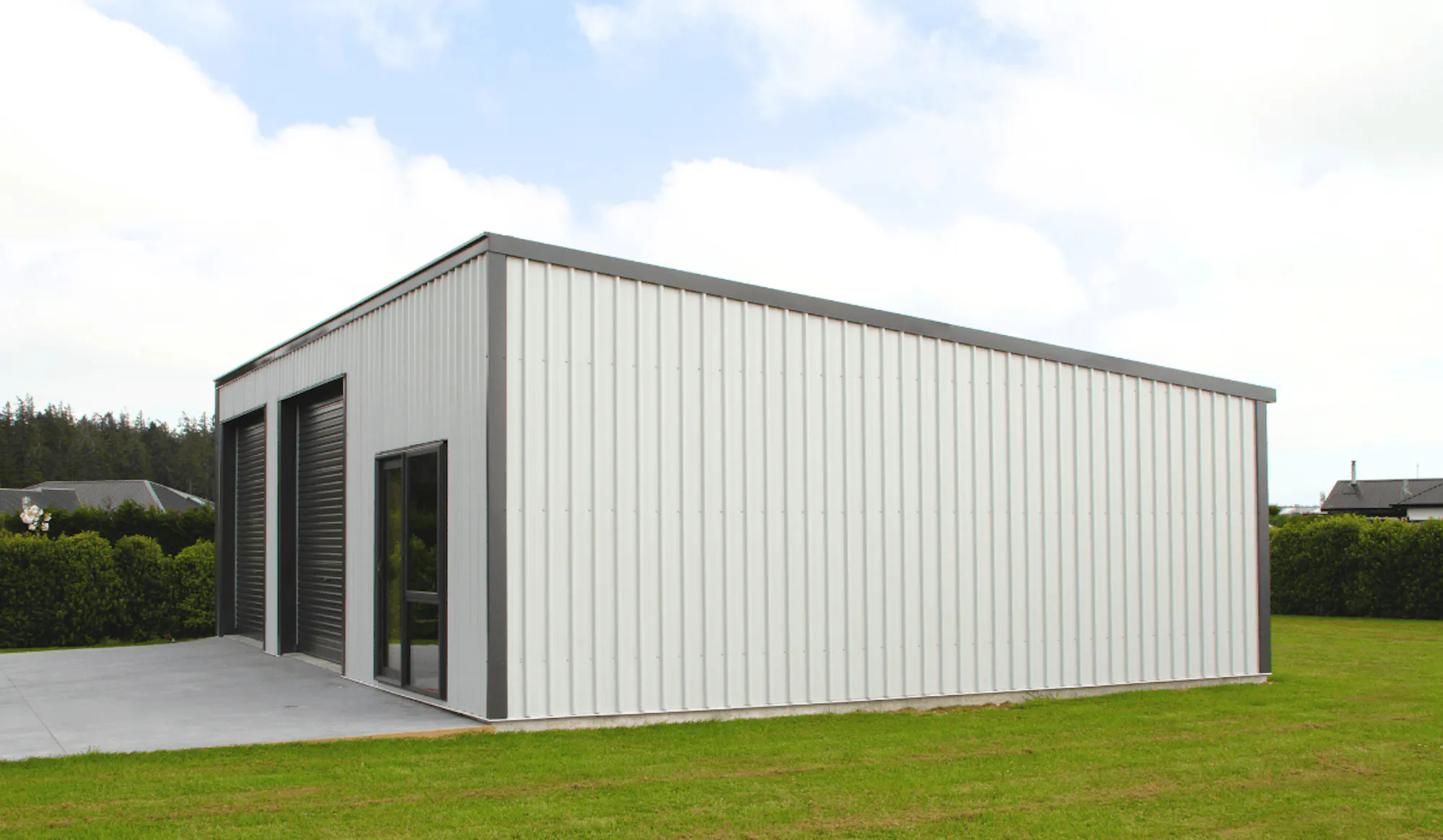 1.-NZ-Imagery Inspo-Gallery Titaina-Studio cladding-view-of-white-lifestyle-shed