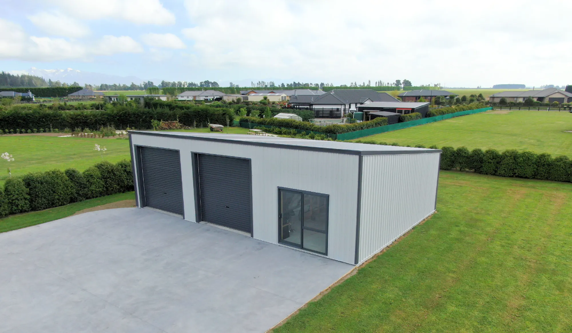 1.-NZ-Imagery Inspo-Gallery Titaina-Studio lifestyle-3-bay-shed-rural
