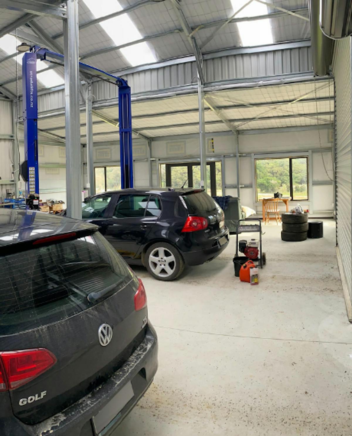 Car hoist shed - Wide Span Sheds