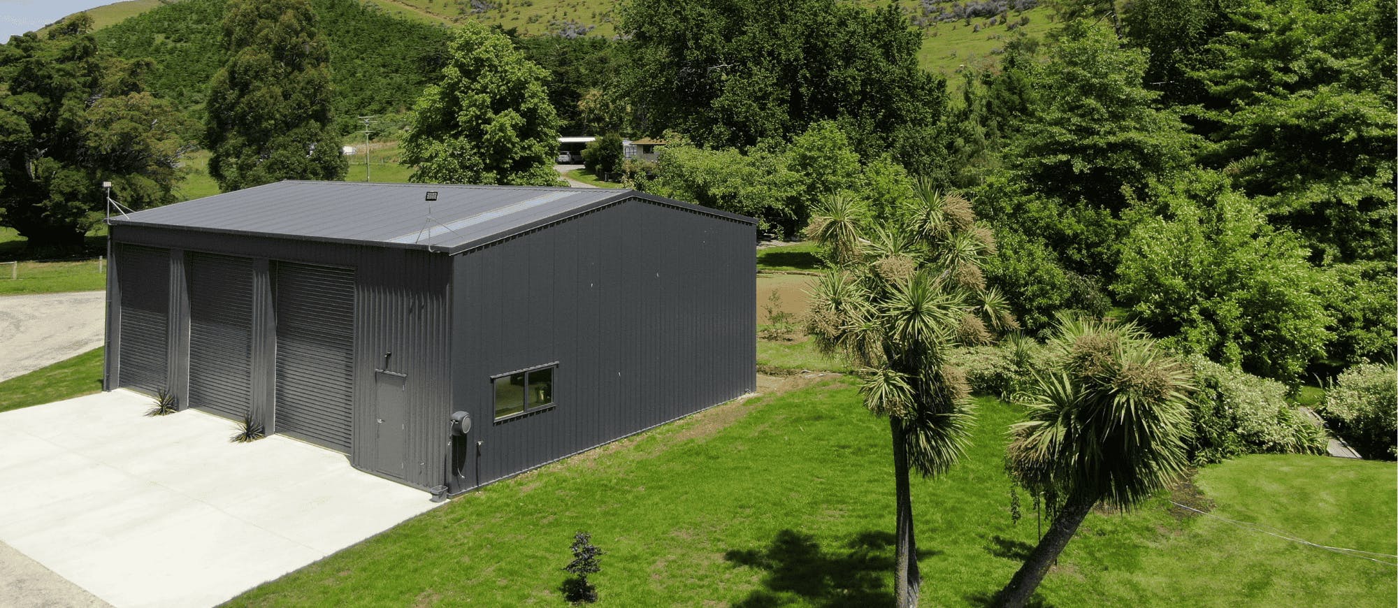 1.-NZ-Imagery Workshops garage-with-workshop-5